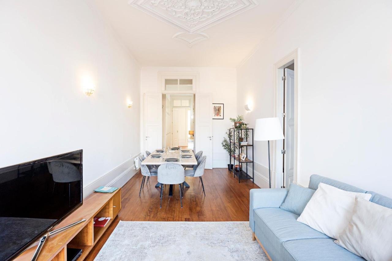 Lovelystay - Aurora Heights Apartment Porto Luaran gambar