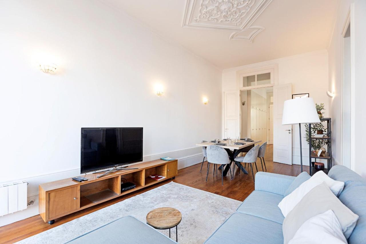 Lovelystay - Aurora Heights Apartment Porto Luaran gambar
