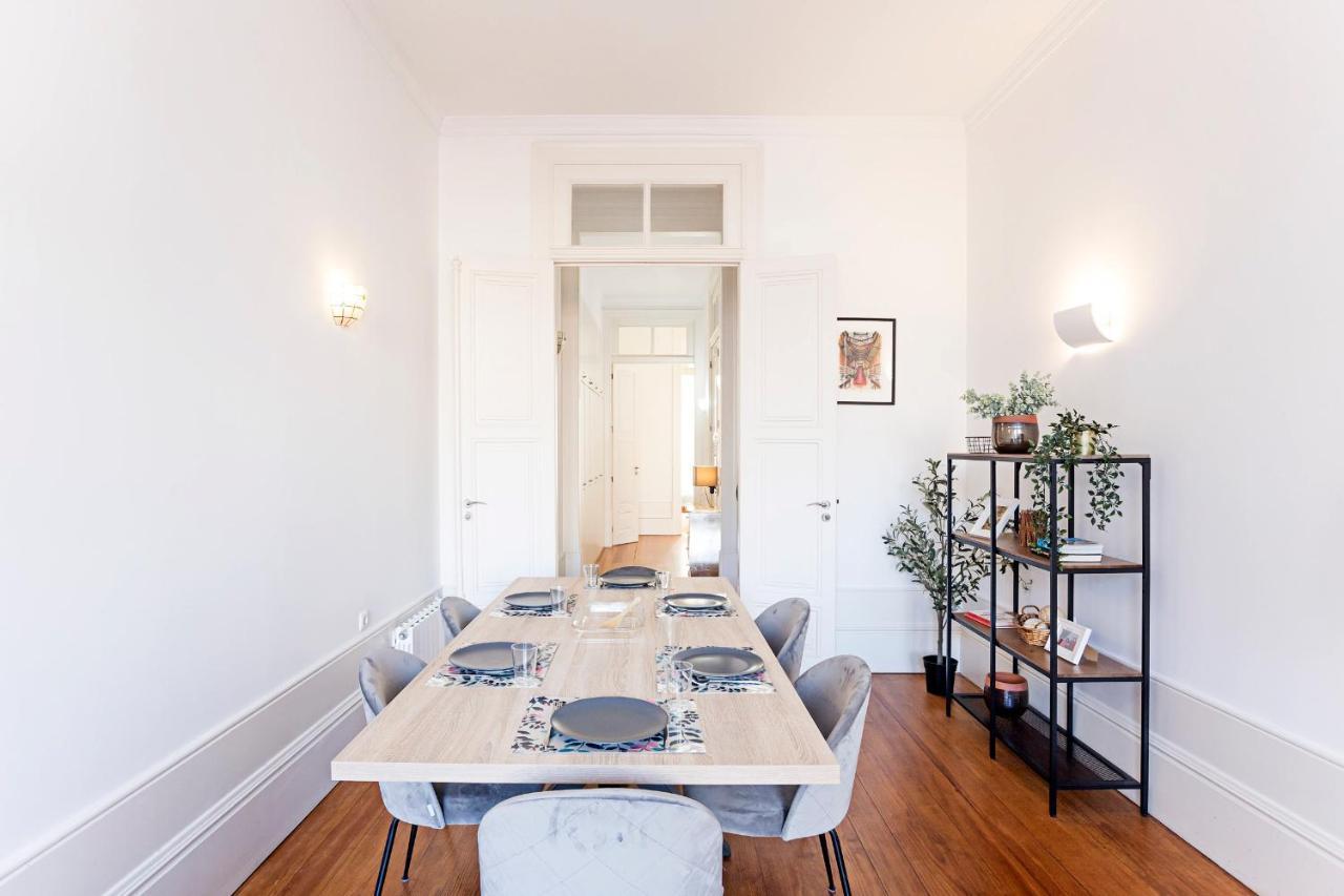 Lovelystay - Aurora Heights Apartment Porto Luaran gambar