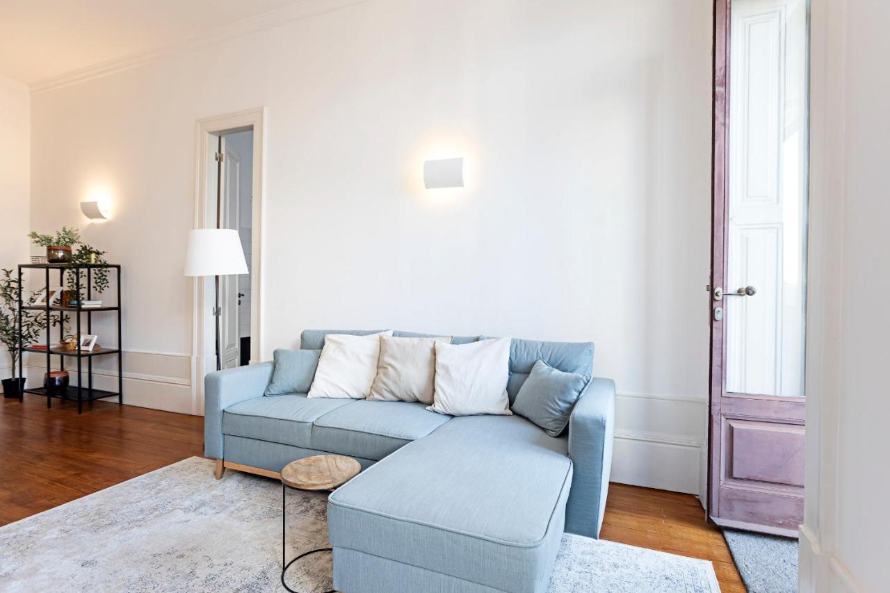 Lovelystay - Aurora Heights Apartment Porto Luaran gambar