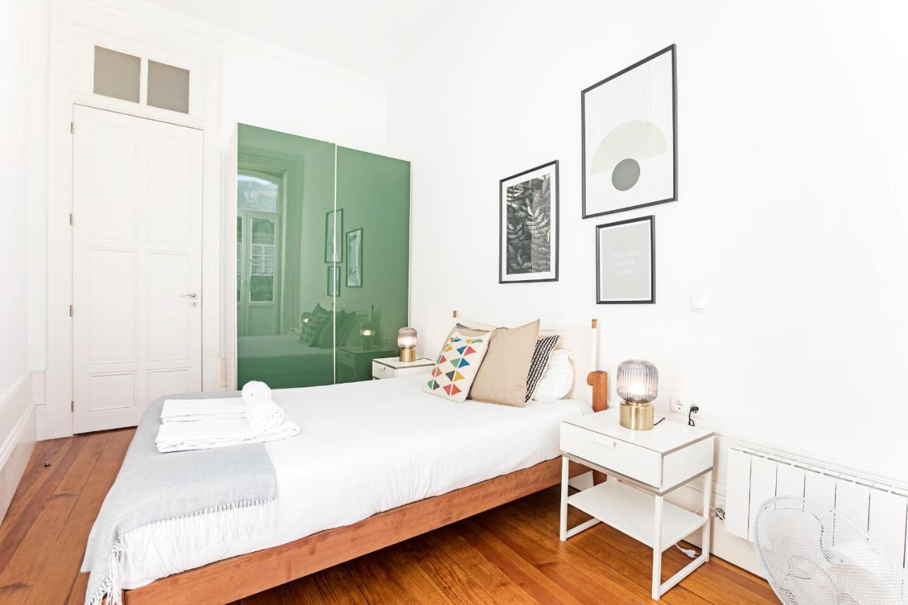 Lovelystay - Aurora Heights Apartment Porto Luaran gambar
